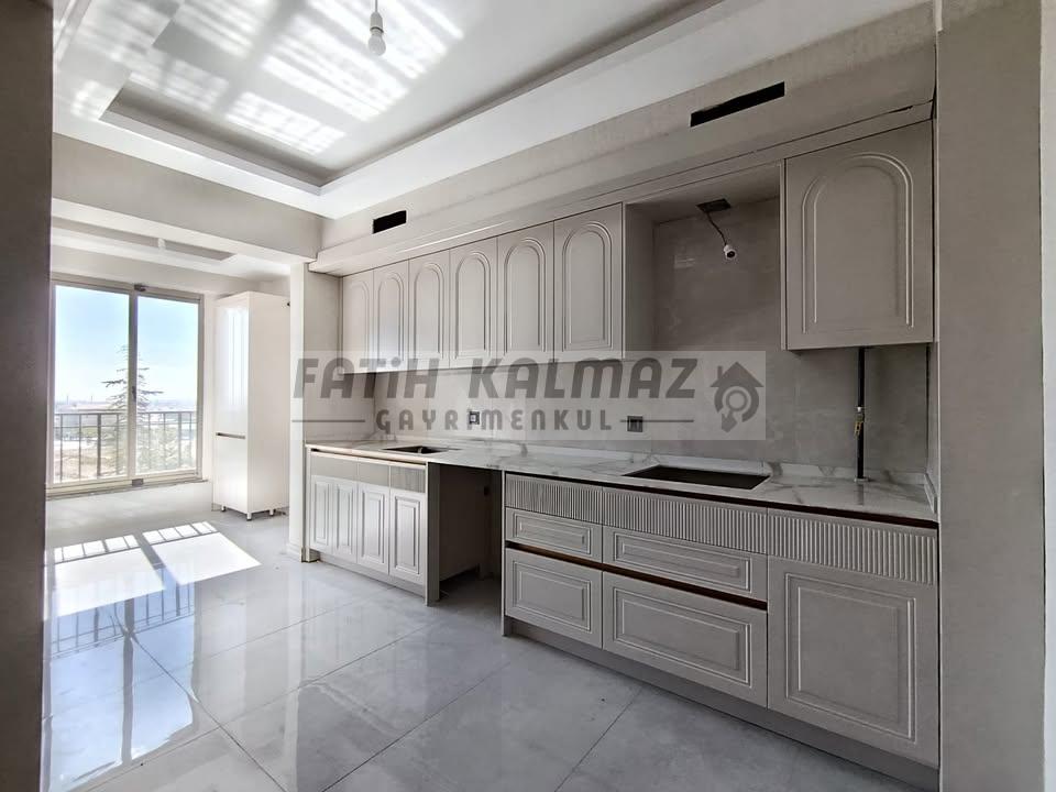 Konya Selçuklu S. Eyyubi Mahallesi’nde Satılık 4+1 AraKat Daire – 170 m², Kızartma Mutfaklı