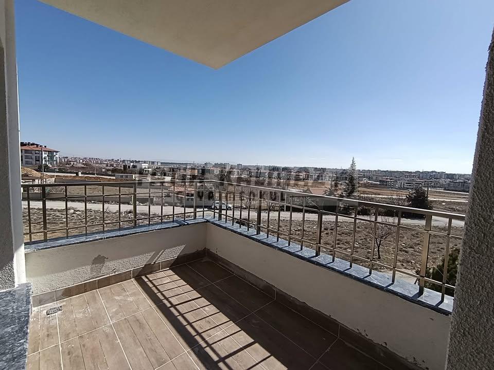 Konya Selçuklu S. Eyyubi Mahallesi’nde Satılık 4+1 AraKat Daire – 170 m², Kızartma Mutfaklı