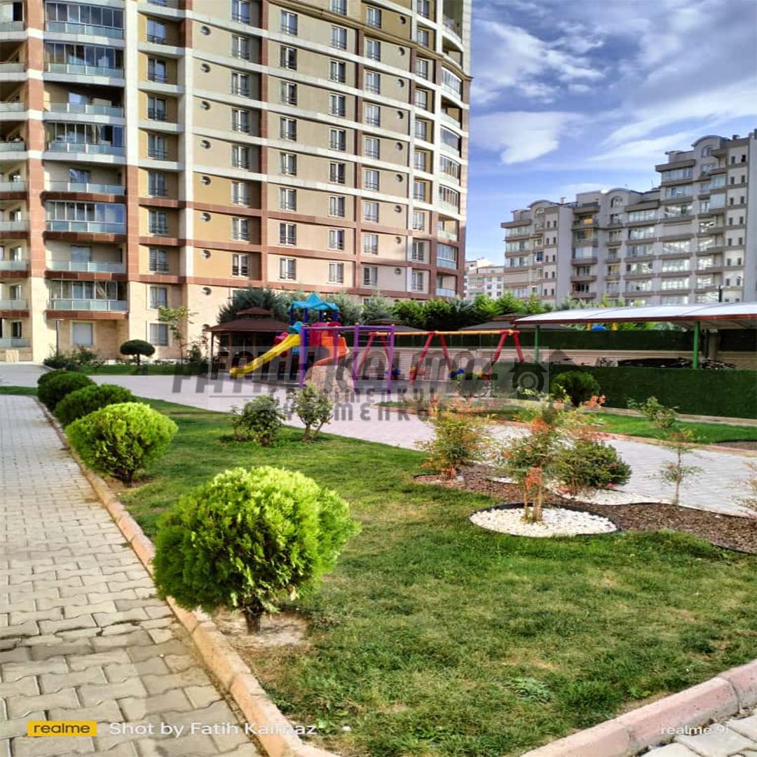 Konya Selçuklu Hacıkaymak Mahallesi’nde Satılık 3+1 AraKat Daire – 165 m², Site İçi