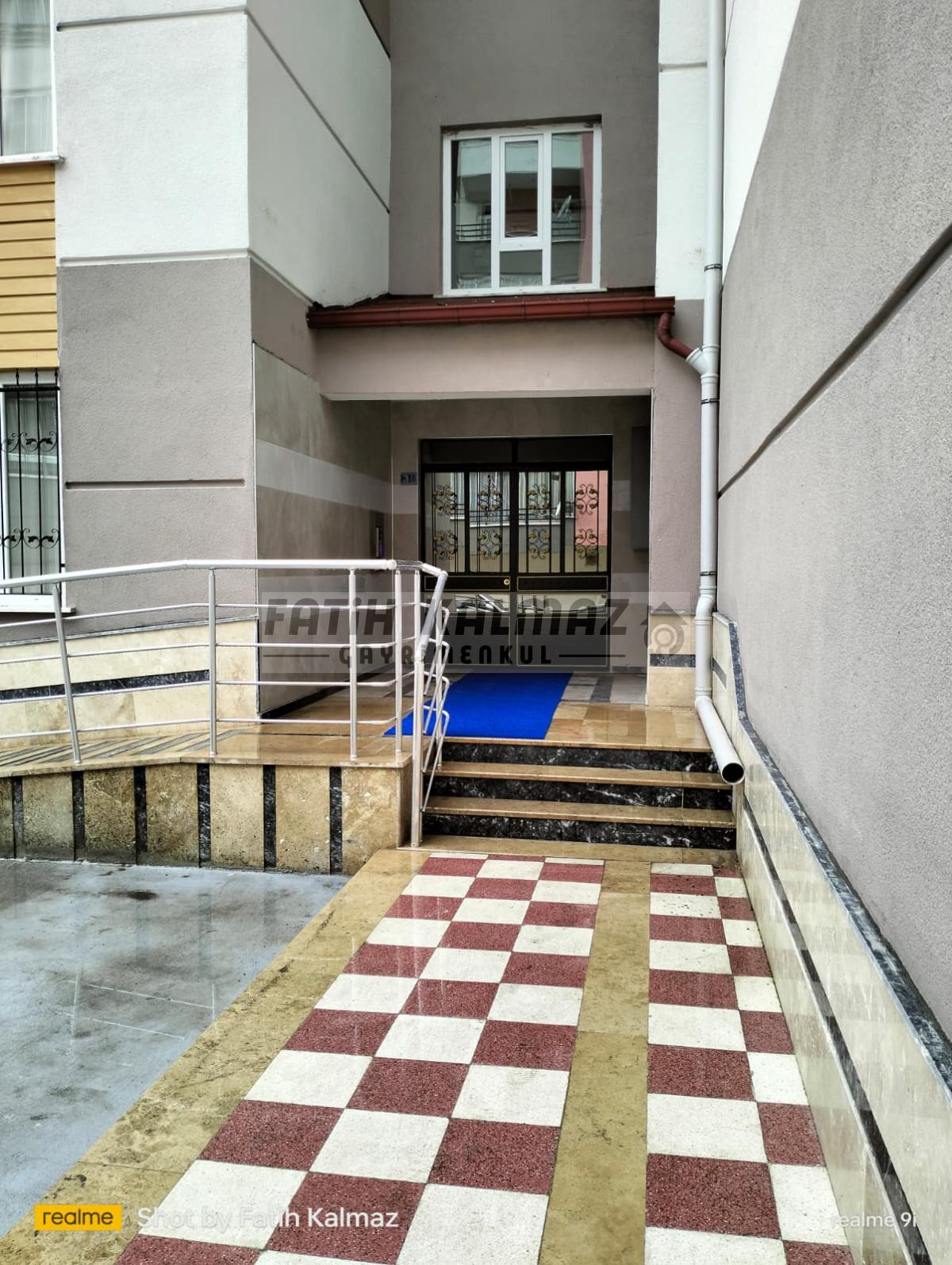 Konya Karatay Erenler Mahallesi’nde Satılık 3+1 GirişKat Daire – 150 m², Site İçi