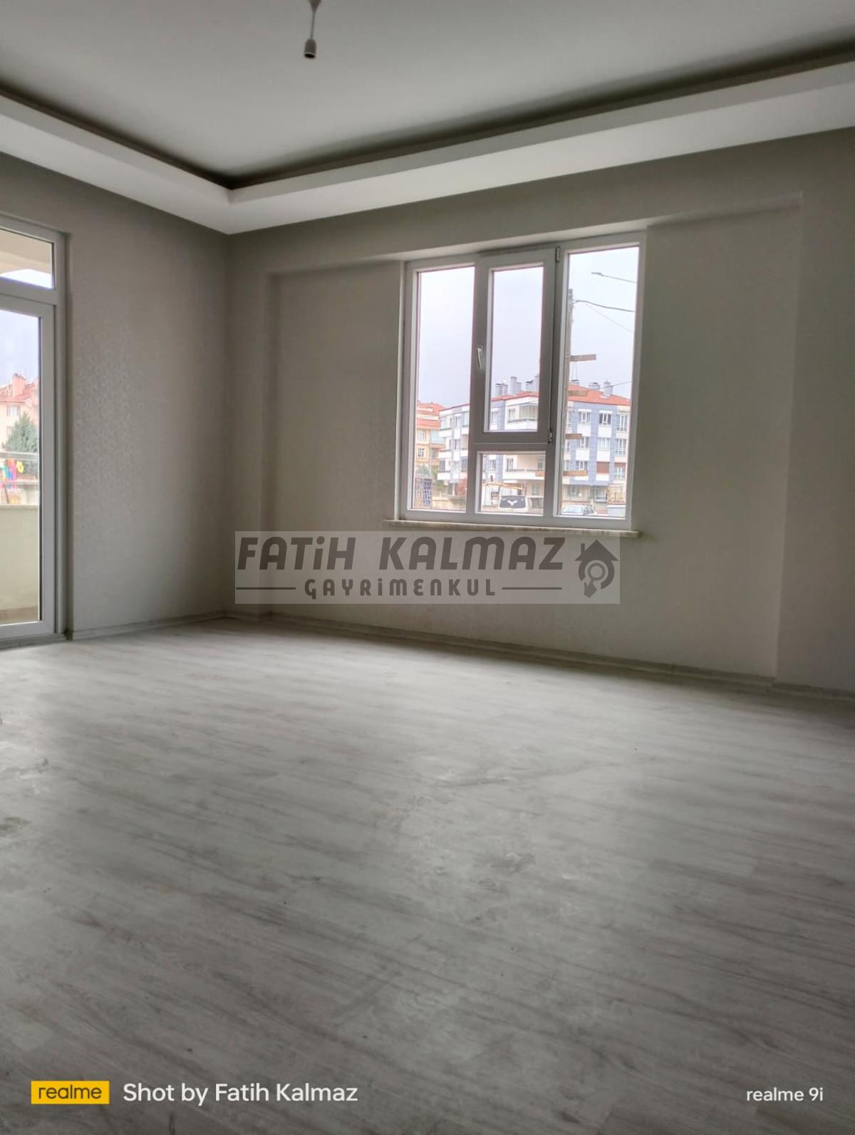 Konya Karatay Erenler Mahallesi’nde Satılık 3+1 GirişKat Daire – 150 m², Site İçi