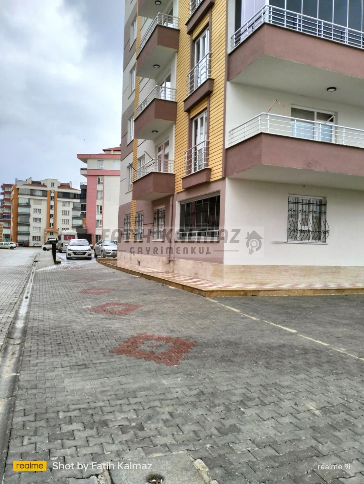 Konya Karatay Erenler Mahallesi’nde Satılık 3+1 GirişKat Daire – 150 m², Site İçi
