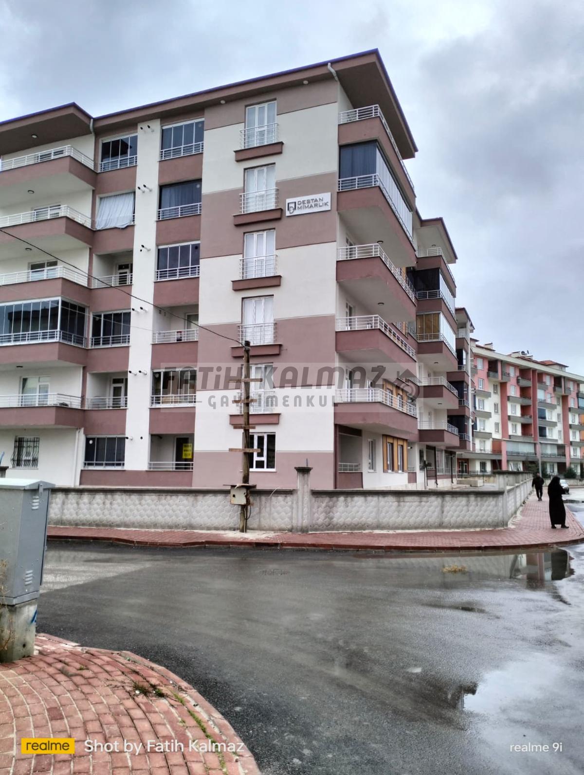 Konya Karatay Erenler Mahallesi’nde Satılık 3+1 GirişKat Daire – 150 m², Site İçi