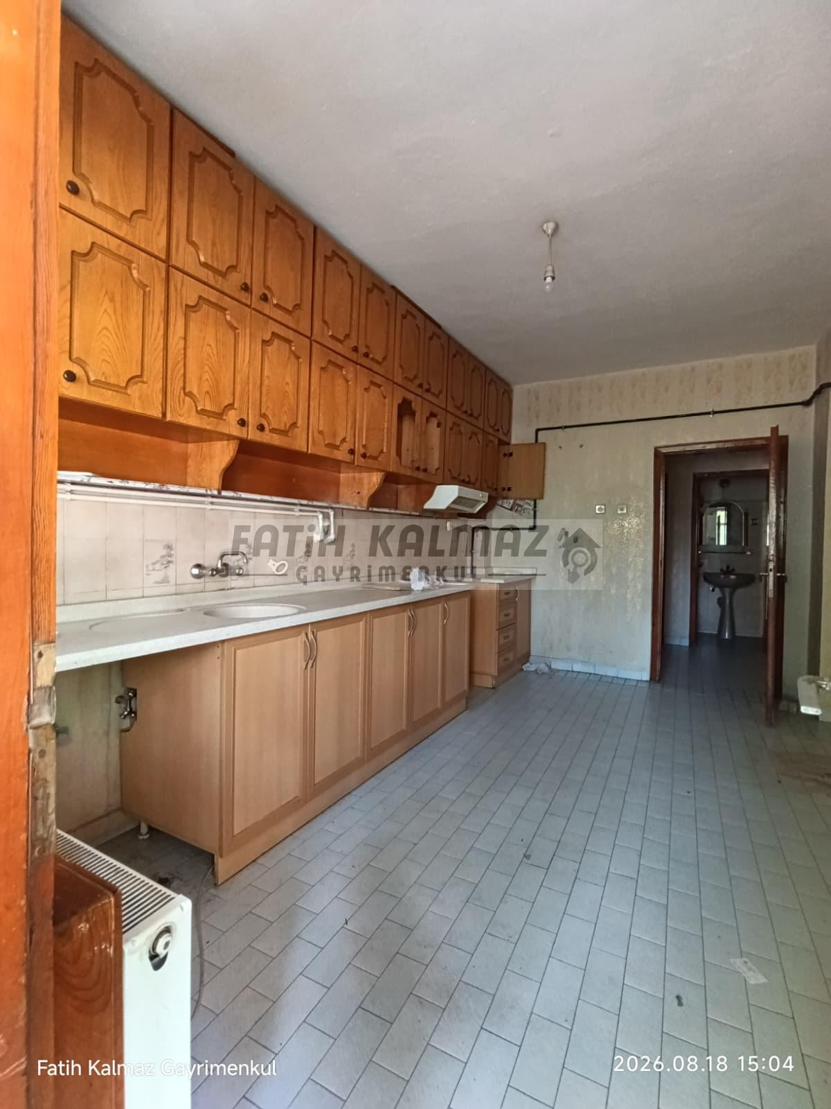 Konya Selçuklu Bedir Mahallesi’nde Satılık 3+1 GirişKat Daire – 145 m² I Zembilli Caddesi Üzerinde
