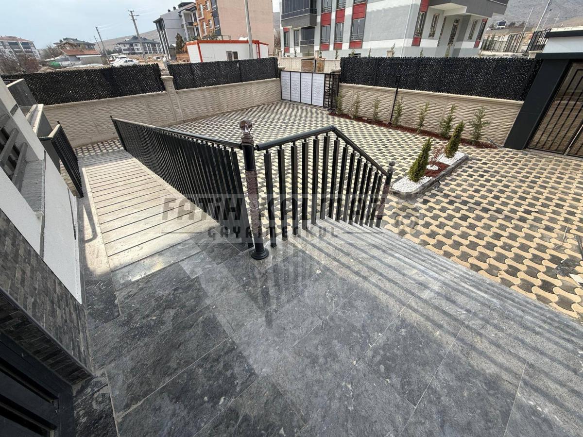 Konya Selçuklu Selehaddin Eyyubi Mahallesi’nde Satılık Bina – 3 Kat - 3 Daire