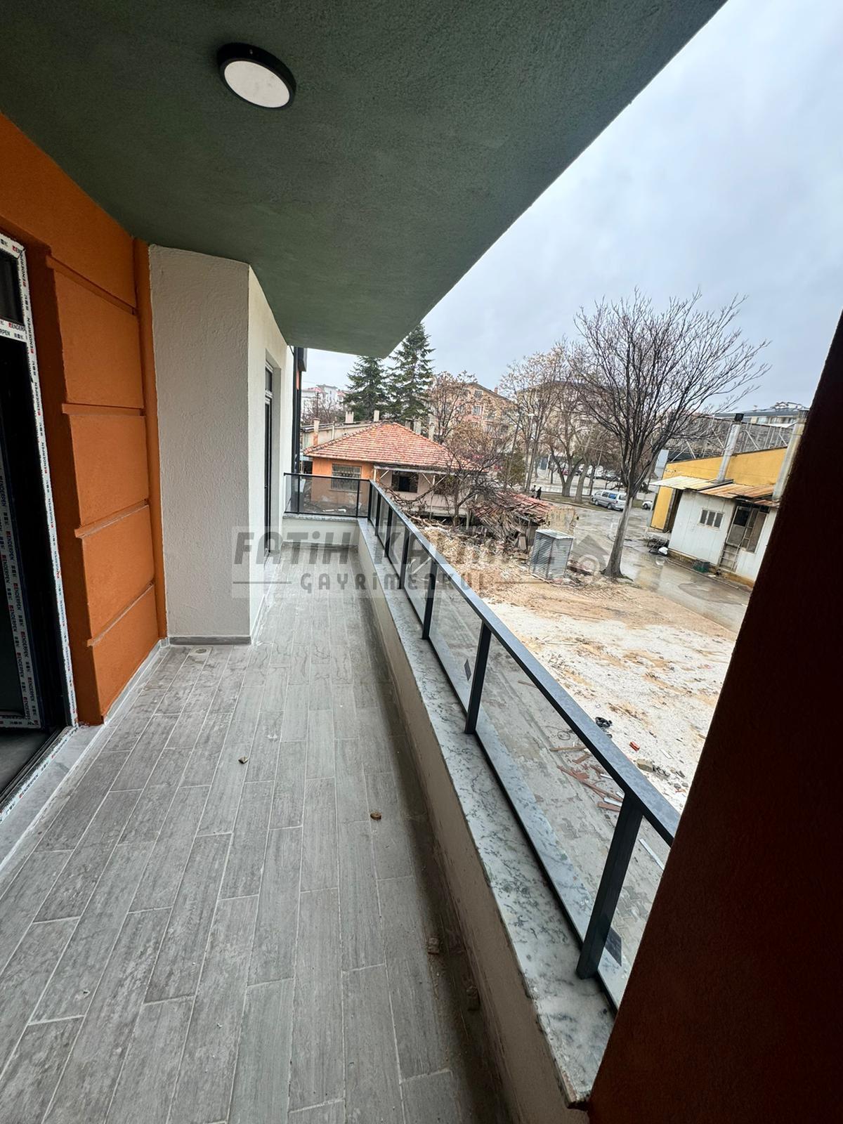 Konya Karatay Kumköprü Mahallesi’nde Satılık 3+1 AraKat Daire – 160 m², Kapalı Otoparklı