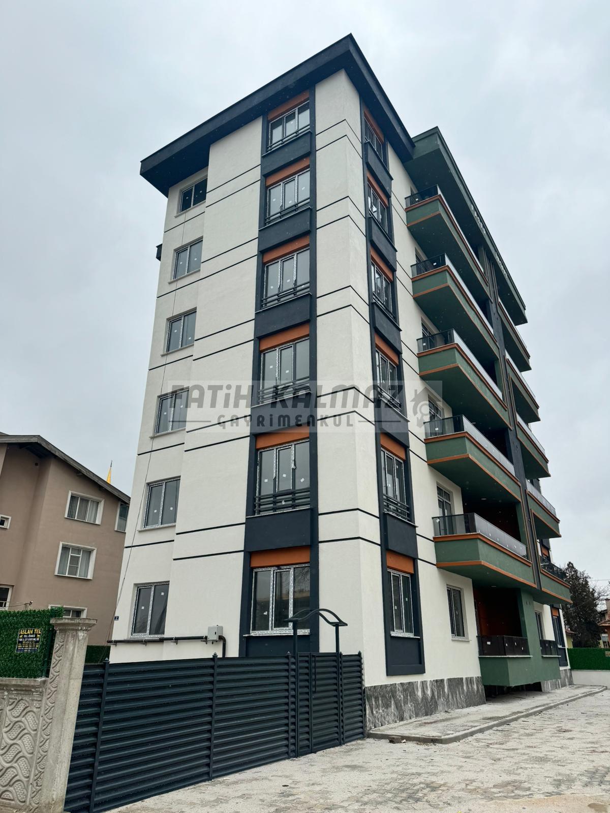 Konya Karatay Kumköprü Mahallesi’nde Satılık 3+1 AraKat Daire – 160 m², Kapalı Otoparklı